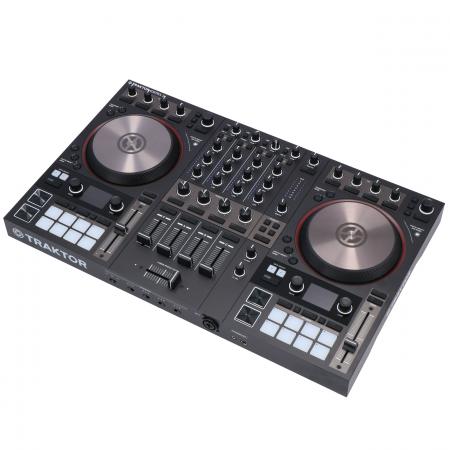 TRAKTOR KONTROL S4 DJ controller