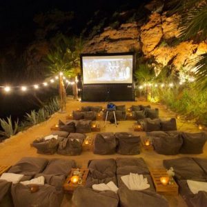 Outdoor cinema screen with projector rental